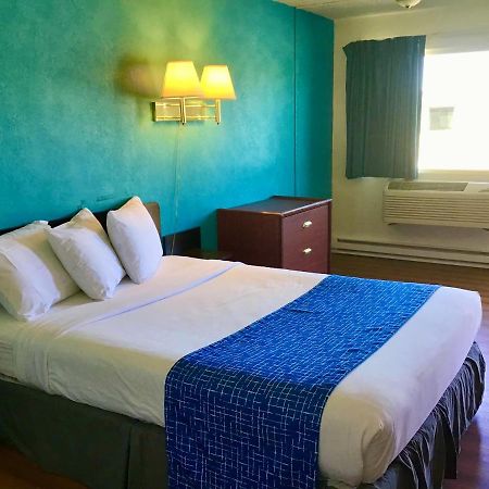 Travelodge Inn & Suites By Wyndham Missoula University Park Bagian luar foto